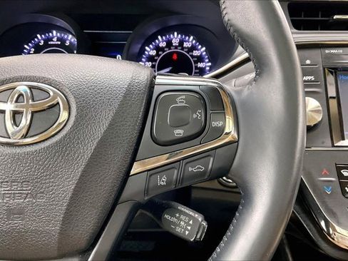 Used 2016 Toyota Avalon Limited image 22