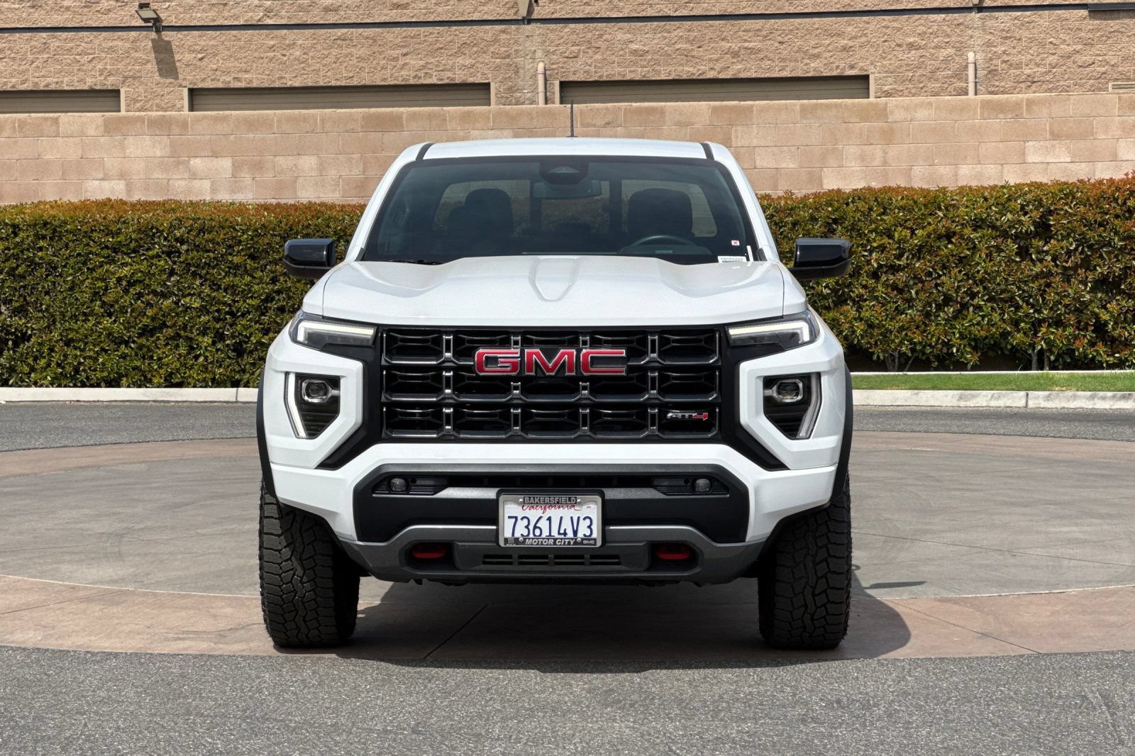 Certified 2023 GMC Canyon AT4 w/ AT4 Premium Package AWD/4WD image 9
