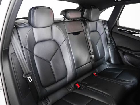 Used 2025 Porsche Macan Turbo image 6