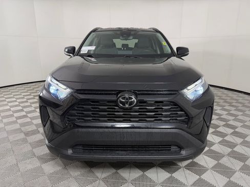 Used 2022 Toyota RAV4 XLE AWD/4WD image 5
