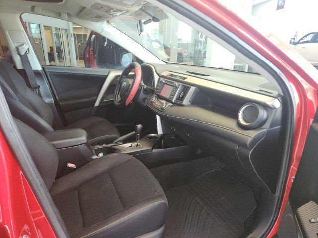 Used 2014 Toyota RAV4 XLE AWD/4WD image 11