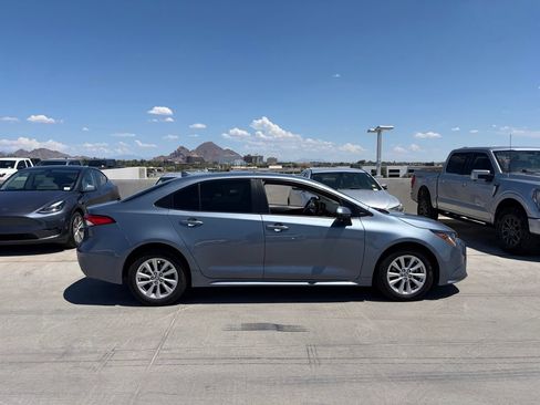 Used 2023 Toyota Corolla LE w/ LE Premium Package FWD image 2
