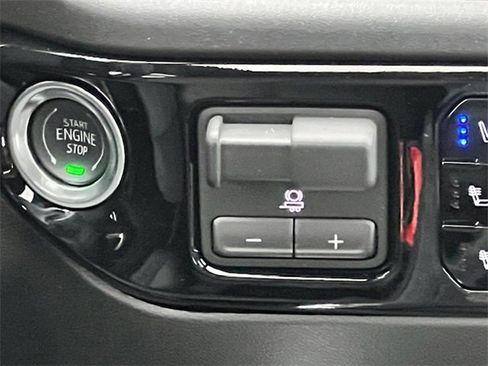 New 2025 GMC Sierra 2500 SLT w/ SLT Premium Package image 25