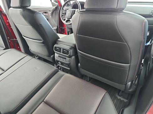 Used 2024 Honda Ridgeline Black Edition image 11