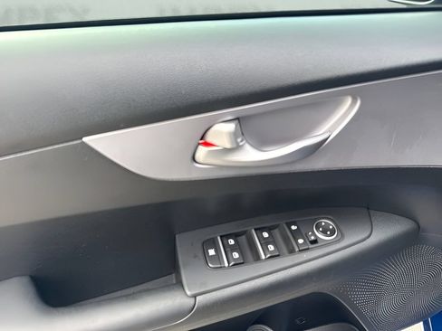 Used 2024 Kia Forte LXS w/ LXS Technology Package FWD image 14