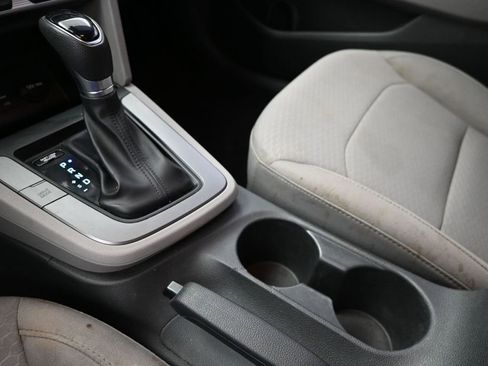Used 2020 Hyundai Elantra SE FWD image 22