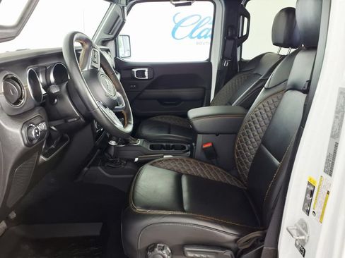 Used 2022 Jeep Gladiator Overland AWD/4WD image 13