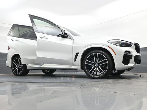 Used 2021 BMW X5 xDrive40i w/ M Sport Package AWD/4WD image 28