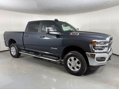 Used 2026 RAM 2500 Big Horn AWD/4WD image 9