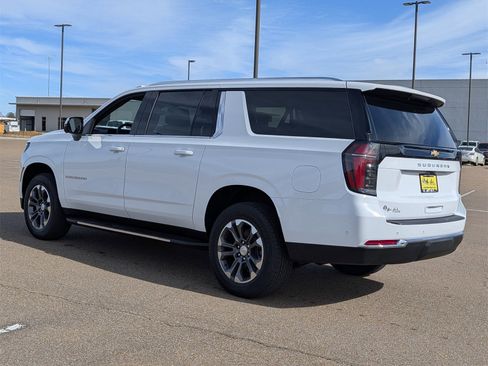 New 2026 Chevrolet Suburban LS image 2