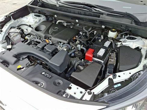 Certified 2022 Toyota RAV4 LE image 27