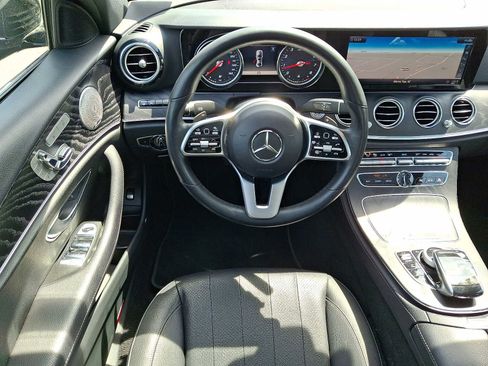 Used 2019 Mercedes-Benz E 300 4MATIC image 12