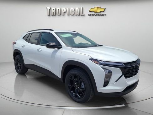 New 2026 Chevrolet Trax LT w/ Midnight Edition FWD image 7