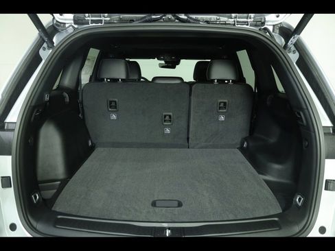 New 2025 Jeep Grand Cherokee Altitude image 15