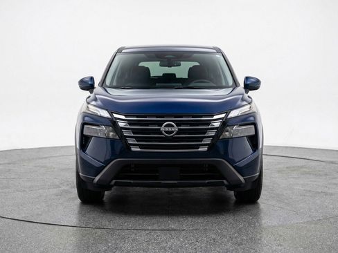 Used 2025 Nissan Rogue SV FWD image 2