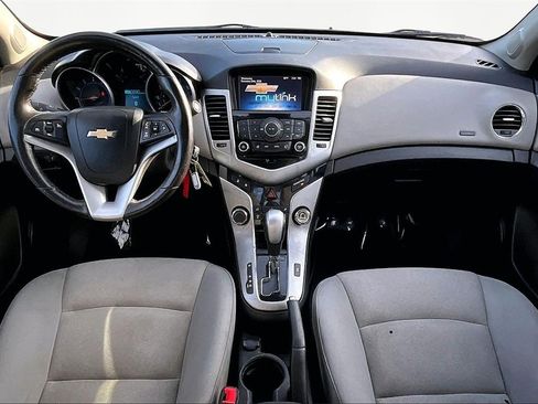 Used 2014 Chevrolet Cruze LT image 16