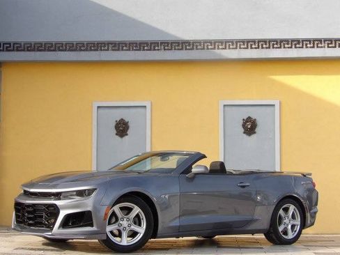 Used 2021 Chevrolet Camaro LT RWD image 4