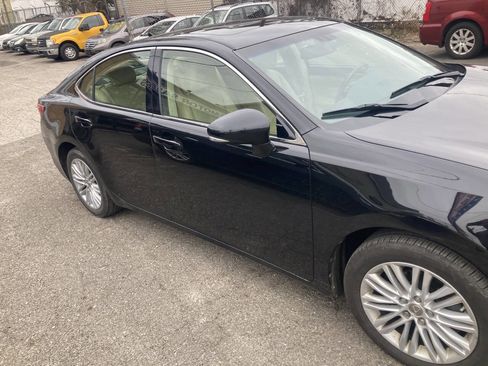 Used 2014 Lexus ES 350 Base 4dr Sedan w/ Luxury Package image 6