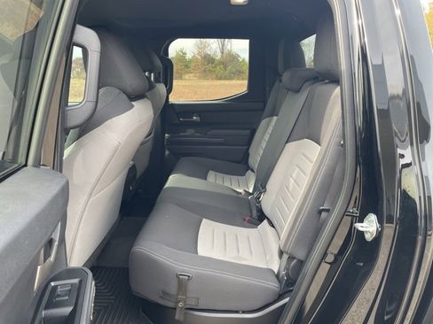 Used 2024 Toyota Tacoma TRD Off-Road image 25