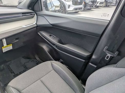 New 2026 Jeep Cherokee Laredo AWD/4WD image 17