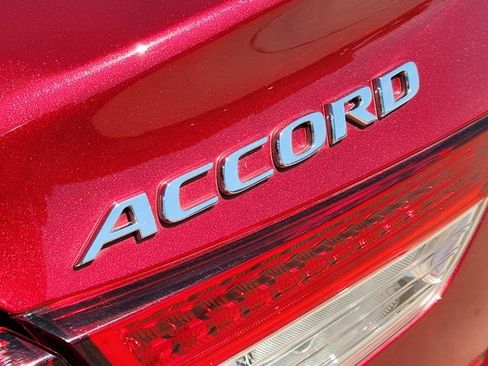 Used 2021 Honda Accord Touring image 11