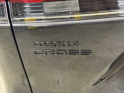 Used 2025 Toyota Corolla Cross AWD Hybrid w/ Convenience Package image 27