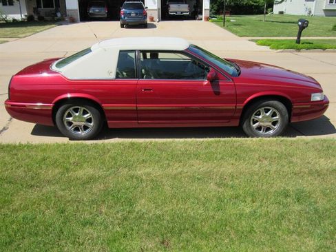 Used 2001 Cadillac Eldorado Touring FWD image 3