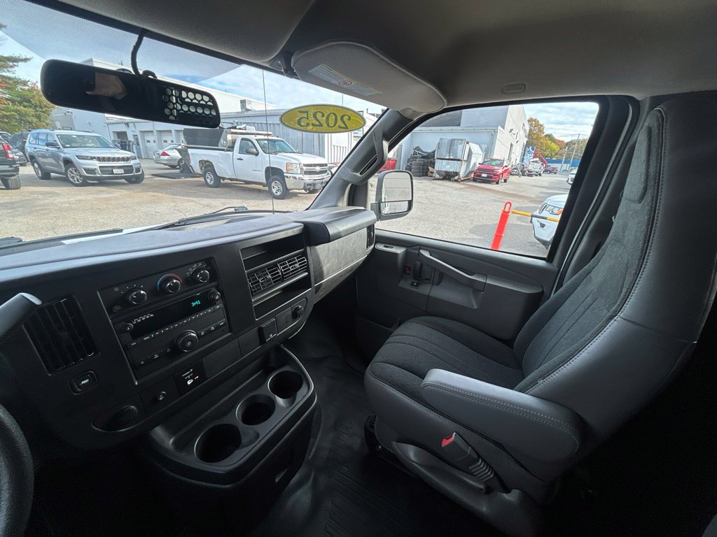 Used 2025 GMC Savana 2500 w/ Driver Convenience Package RWD image 15