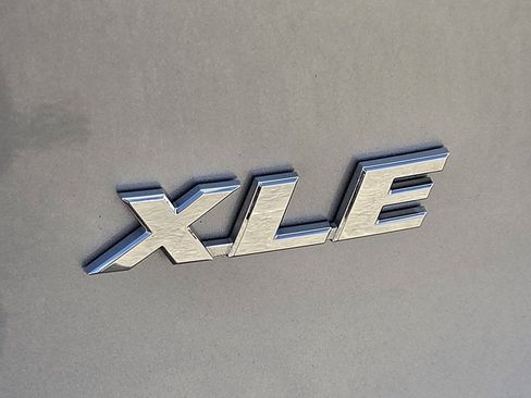 Used 2025 Toyota RAV4 XLE FWD image 11