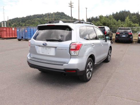 Used 2018 Subaru Forester 2.5i Limited w/ Popular Package #2 AWD/4WD image 5