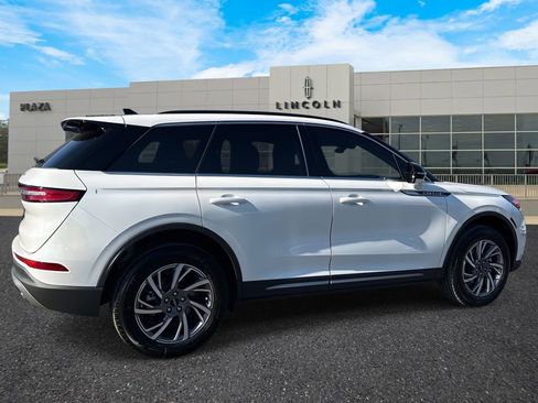 New 2026 Lincoln Corsair Premiere image 3