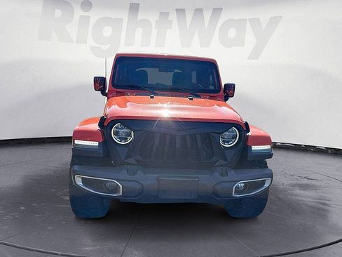 Used 2018 Jeep Wrangler Unlimited Sahara w/ Dual Top Group AWD/4WD image 8