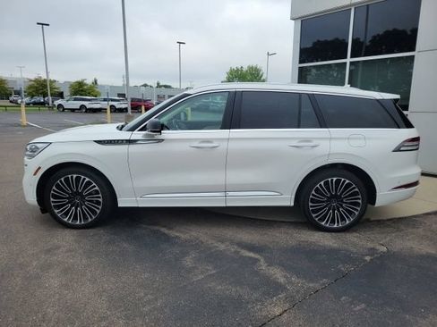 Certified 2023 Lincoln Aviator Black Label w/ Dynamic Handling Package AWD/4WD image 4
