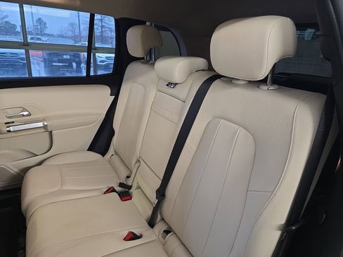 Certified 2022 Mercedes-Benz GLB 250 4MATIC w/ Premium Package Lite image 15