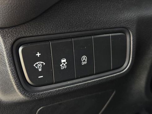 Used 2025 Kia Soul LX image 19