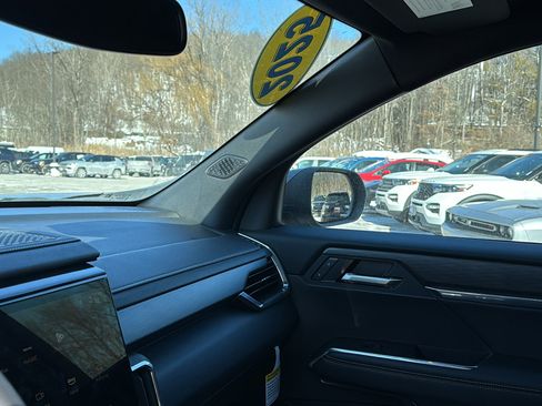 Certified 2025 GMC Acadia Elevation w/ Elevation Premium Package image 24