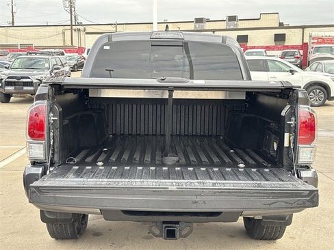 Used 2021 Toyota Tacoma TRD Off-Road image 33