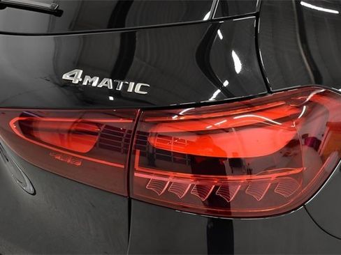 Used 2025 Mercedes-Benz GLA 250 4MATIC w/ Driver Assistance Package image 12