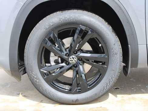 New 2026 Volkswagen Atlas Cross Sport SEL R-Line AWD/4WD image 23