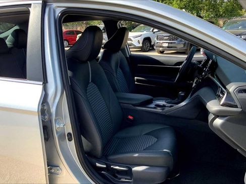 Used 2024 Toyota Camry SE image 8