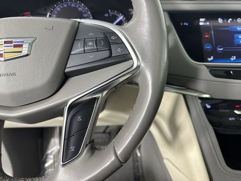 Used 2018 Cadillac XT5 Luxury w/ Driver Awareness Package AWD/4WD image 13