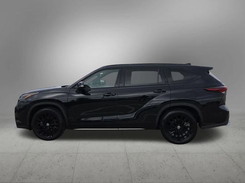Used 2025 Toyota Highlander XSE AWD/4WD image 3