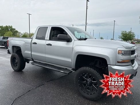 Used 2016 Chevrolet Silverado 1500 Custom w/ Custom Convenience Package image 4