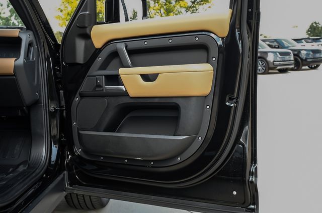 New 2026 Land Rover Defender 110 X-Dynamic SE AWD/4WD image 58