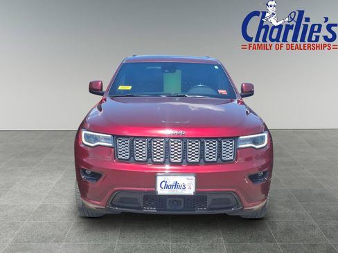 Used 2021 Jeep Grand Cherokee Laredo X AWD/4WD image 2