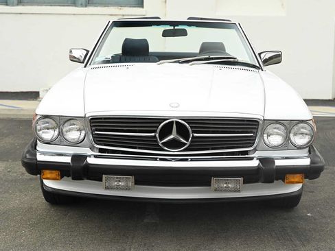 Used 1989 Mercedes-Benz 560 SL image 2