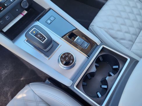 New 2025 Mitsubishi Outlander SEL image 16