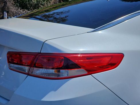 Used 2016 Kia Optima LX FWD image 11