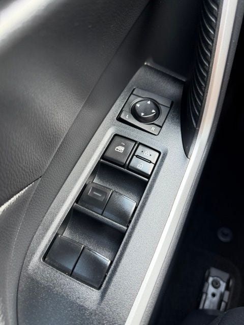 Used 2019 Toyota RAV4 LE w/ All Weather Liner Package AWD/4WD image 20