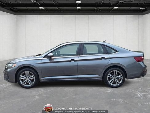 Used 2024 Volkswagen Jetta SE FWD image 10